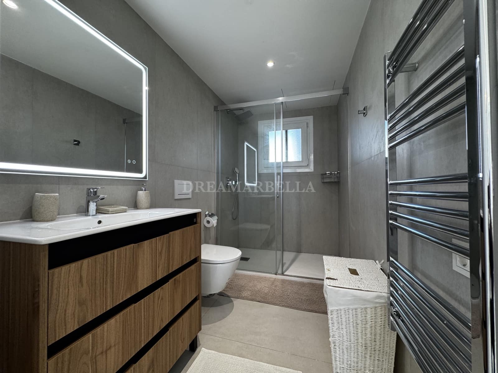 4 quarto Penthouse para venda em Marbella com piscina garagem - 1 400 000 € (Ref: 9945894)
