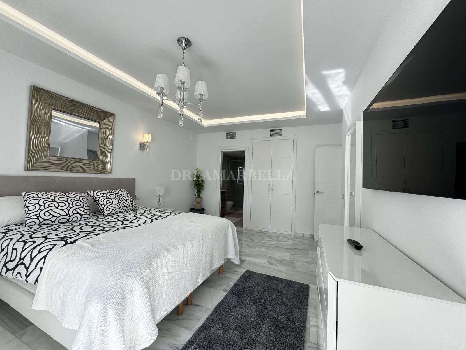 4 quarto Penthouse para venda em Marbella com piscina garagem - 1 400 000 € (Ref: 9945894)