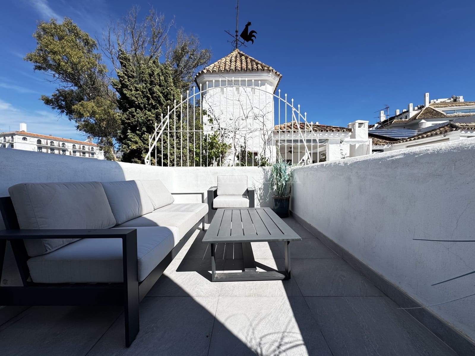 4 quarto Penthouse para venda em Marbella com piscina garagem - 1 400 000 € (Ref: 9945894)