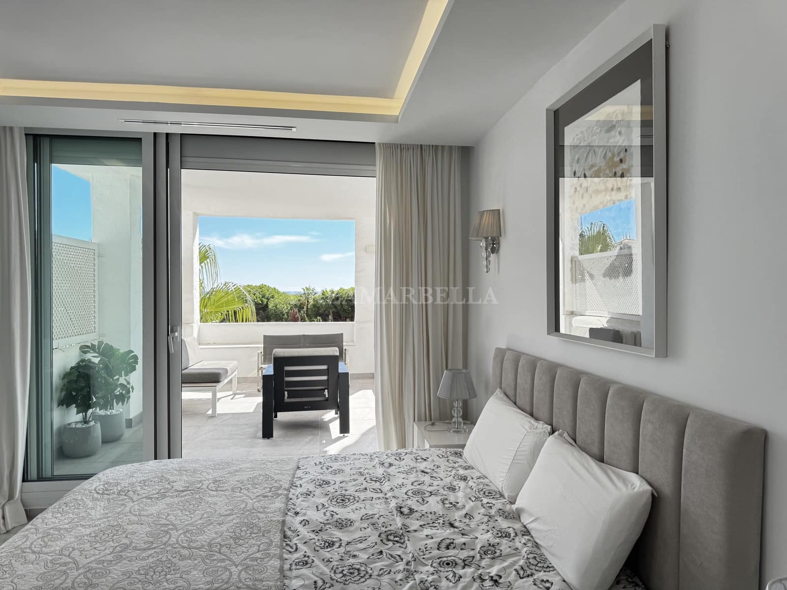 4 quarto Penthouse para venda em Marbella com piscina garagem - 1 400 000 € (Ref: 9945894)