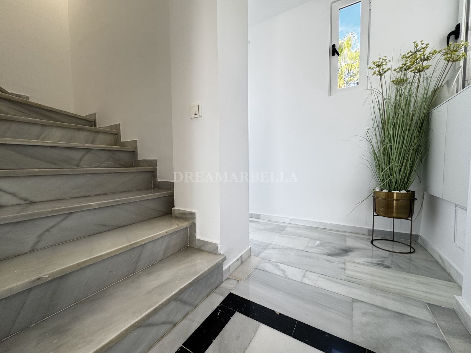 4 quarto Penthouse para venda em Marbella com piscina garagem - 1 400 000 € (Ref: 9945894)