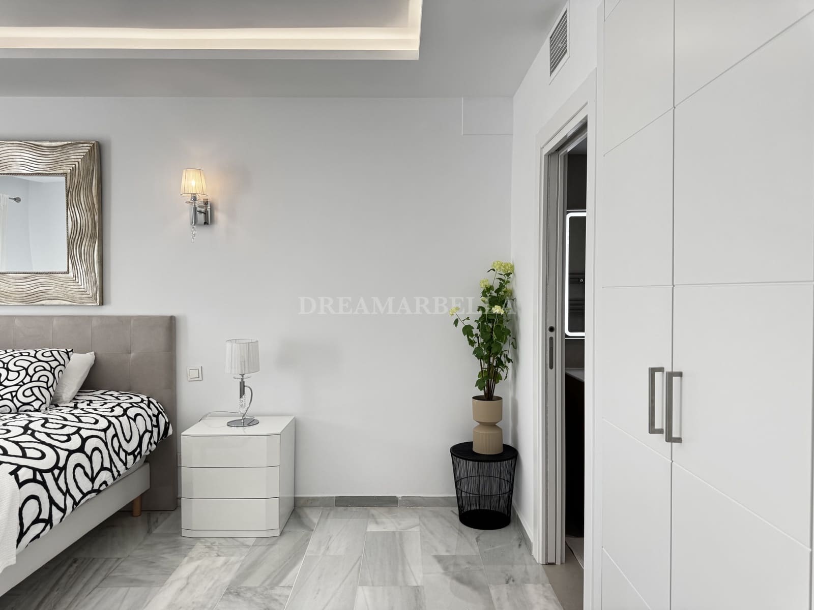 4 quarto Penthouse para venda em Marbella com piscina garagem - 1 400 000 € (Ref: 9945894)