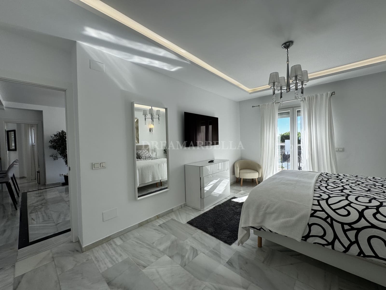 4 quarto Penthouse para venda em Marbella com piscina garagem - 1 400 000 € (Ref: 9945894)