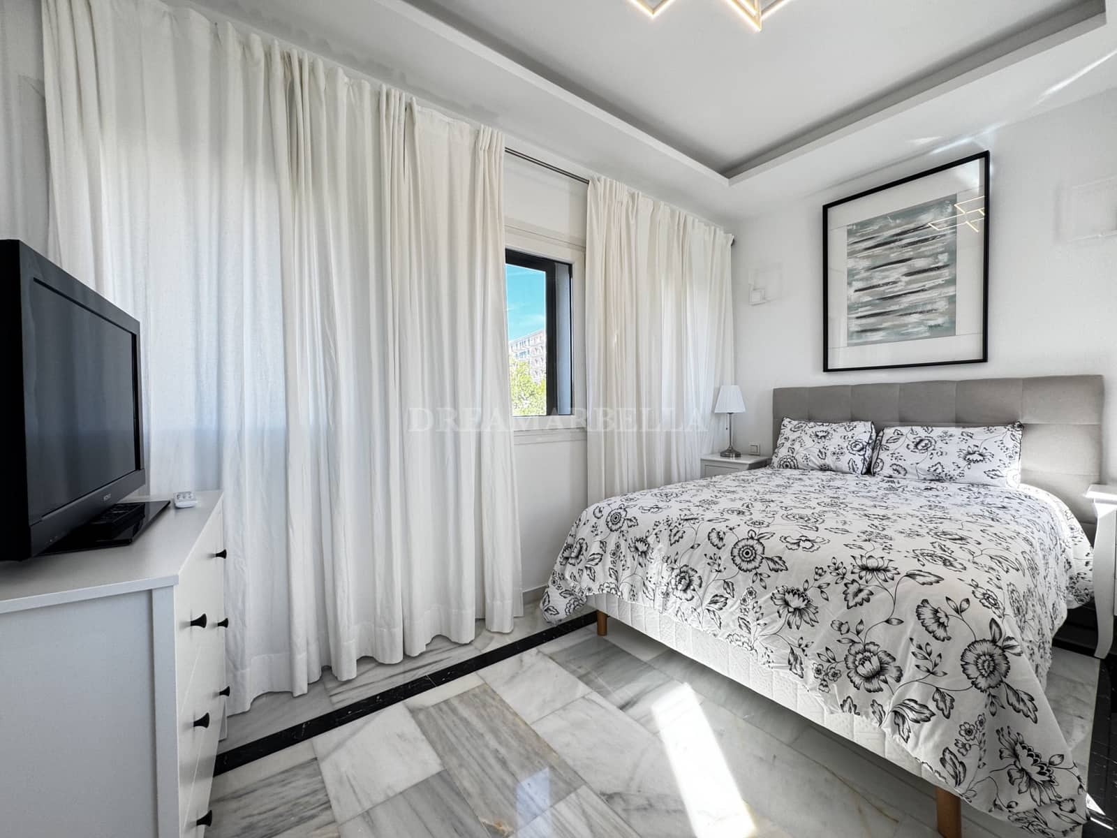 4 quarto Penthouse para venda em Marbella com piscina garagem - 1 400 000 € (Ref: 9945894)