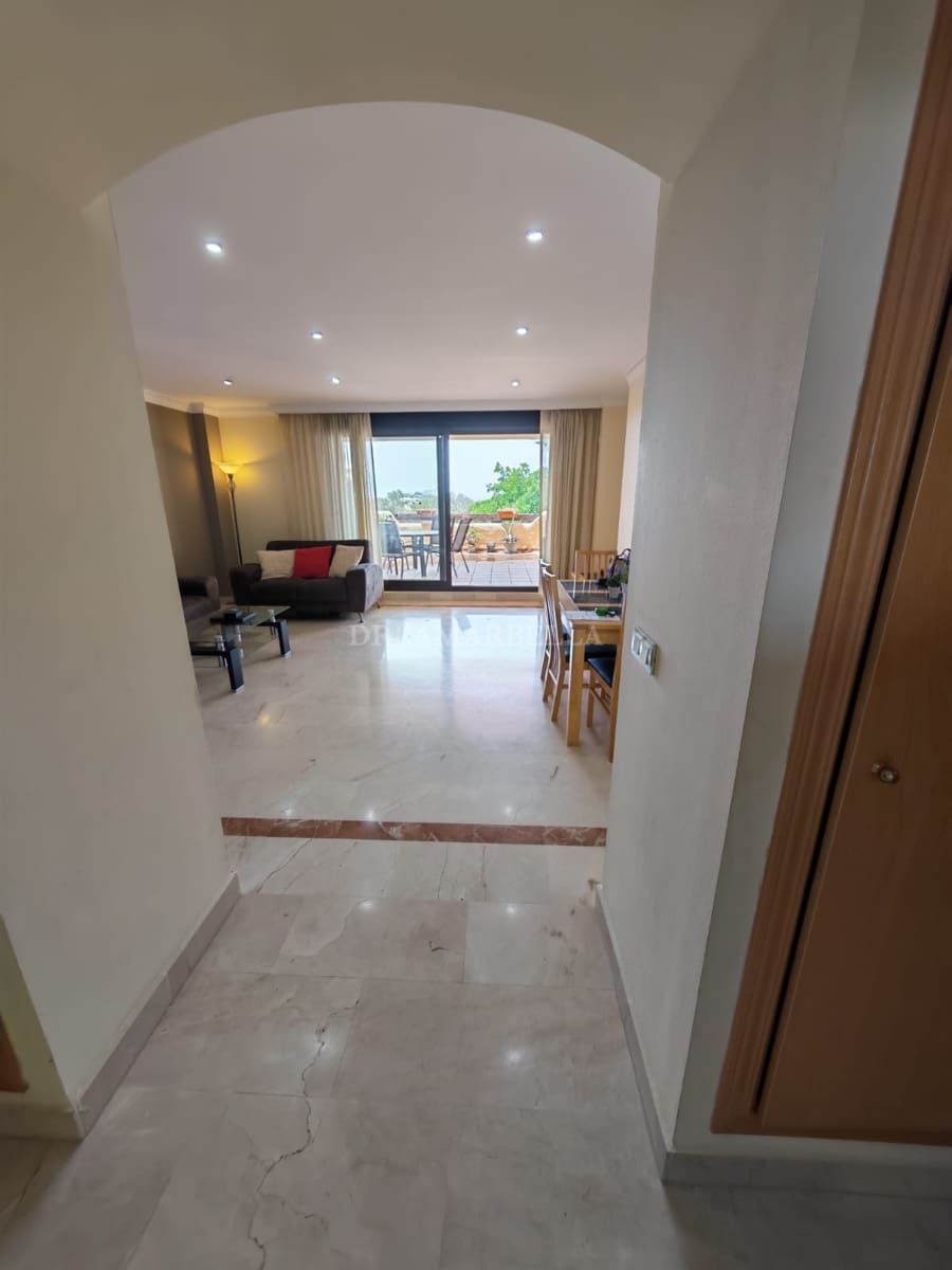 2 Zimmer Apartment zu vermieten in Benahavis mit Pool Garage - 2.500 € (Ref: 9948072)