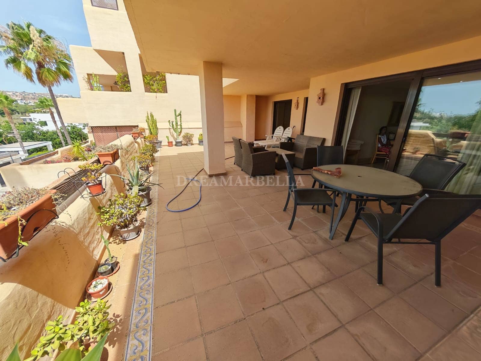 2 Zimmer Apartment zu vermieten in Benahavis mit Pool Garage - 2.500 € (Ref: 9948072)