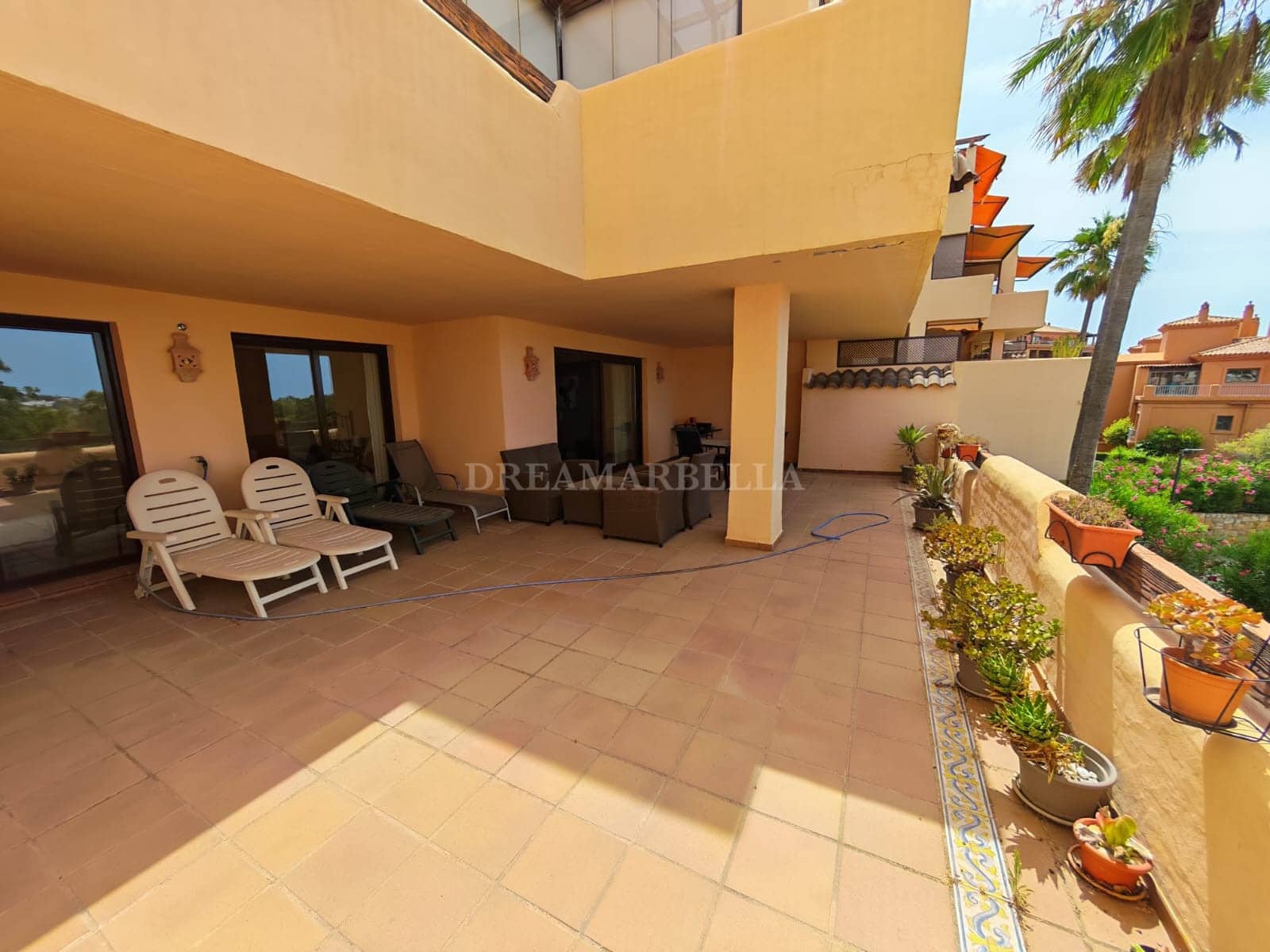 2 Zimmer Apartment zu vermieten in Benahavis mit Pool Garage - 2.500 € (Ref: 9948072)