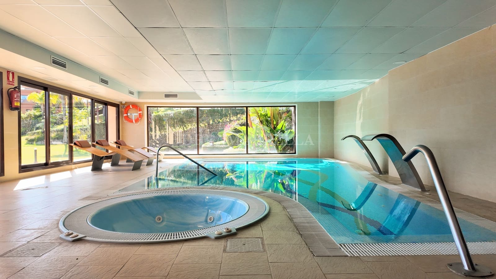 2 Zimmer Apartment zu vermieten in Benahavis mit Pool Garage - 2.500 € (Ref: 9948072)