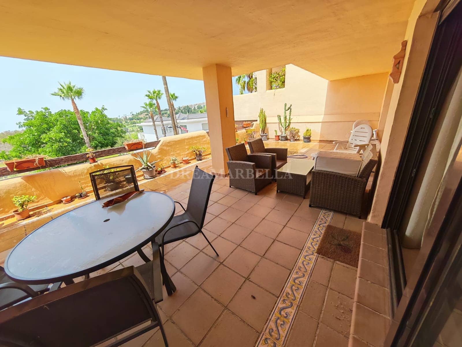 2 Zimmer Apartment zu vermieten in Benahavis mit Pool Garage - 2.500 € (Ref: 9948072)