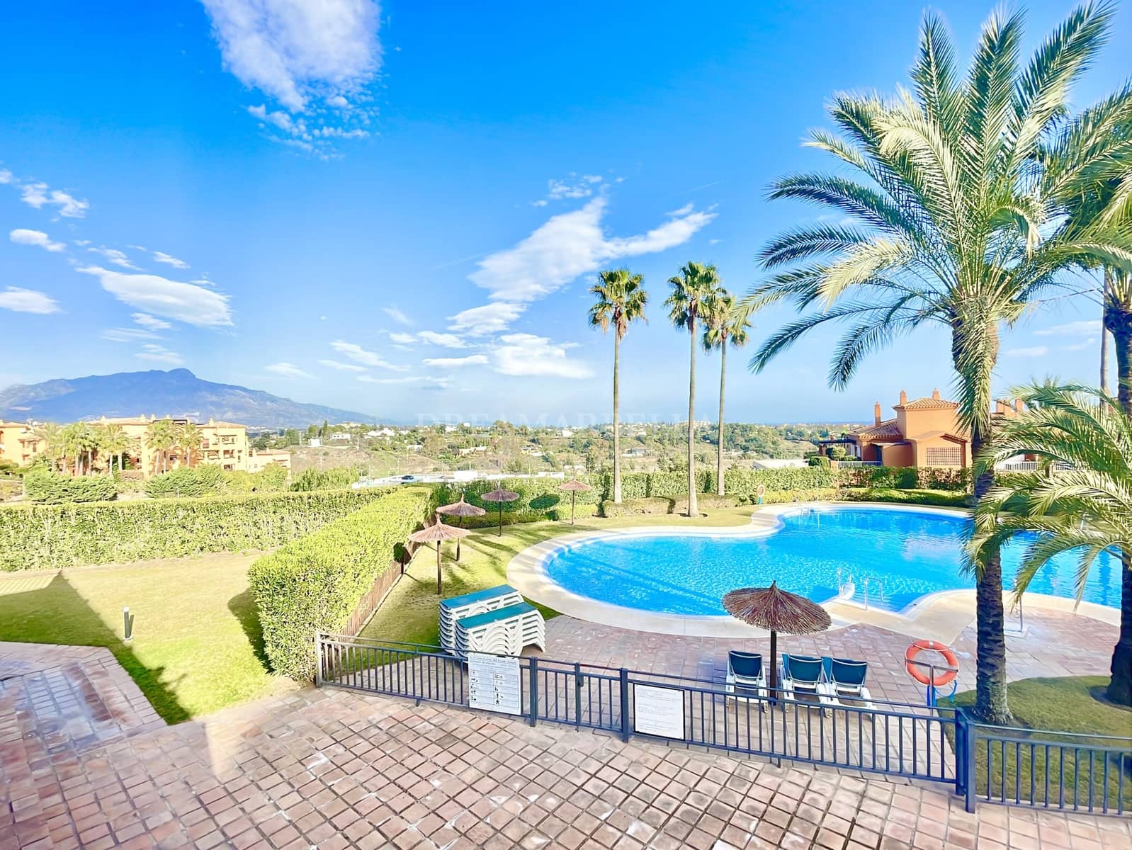 2 bedroom Apartment for rent in Benahavis with pool garage - € 2,500 (Ref: 9948072)
