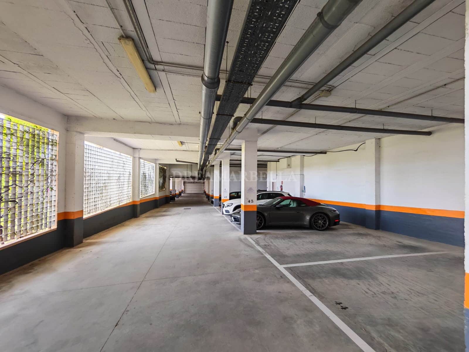 2 sovrum Lägenhet för semesterbostäder i Benahavis med pool garage - 1 000 € (Ref: 9948073)