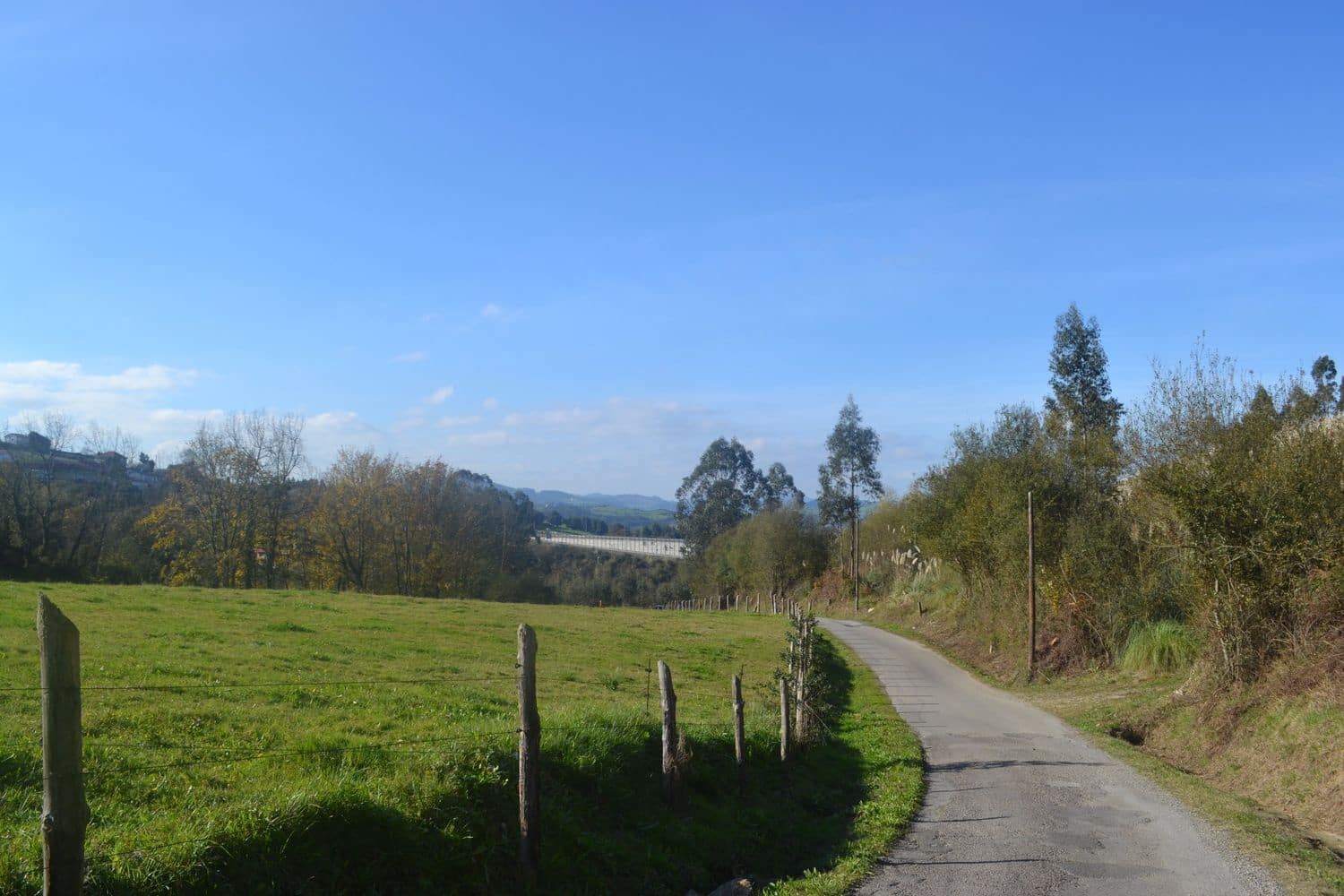 Grunde uden byggetilladelser til salg i Llanera - € 99.000 (Ref: 4073588)