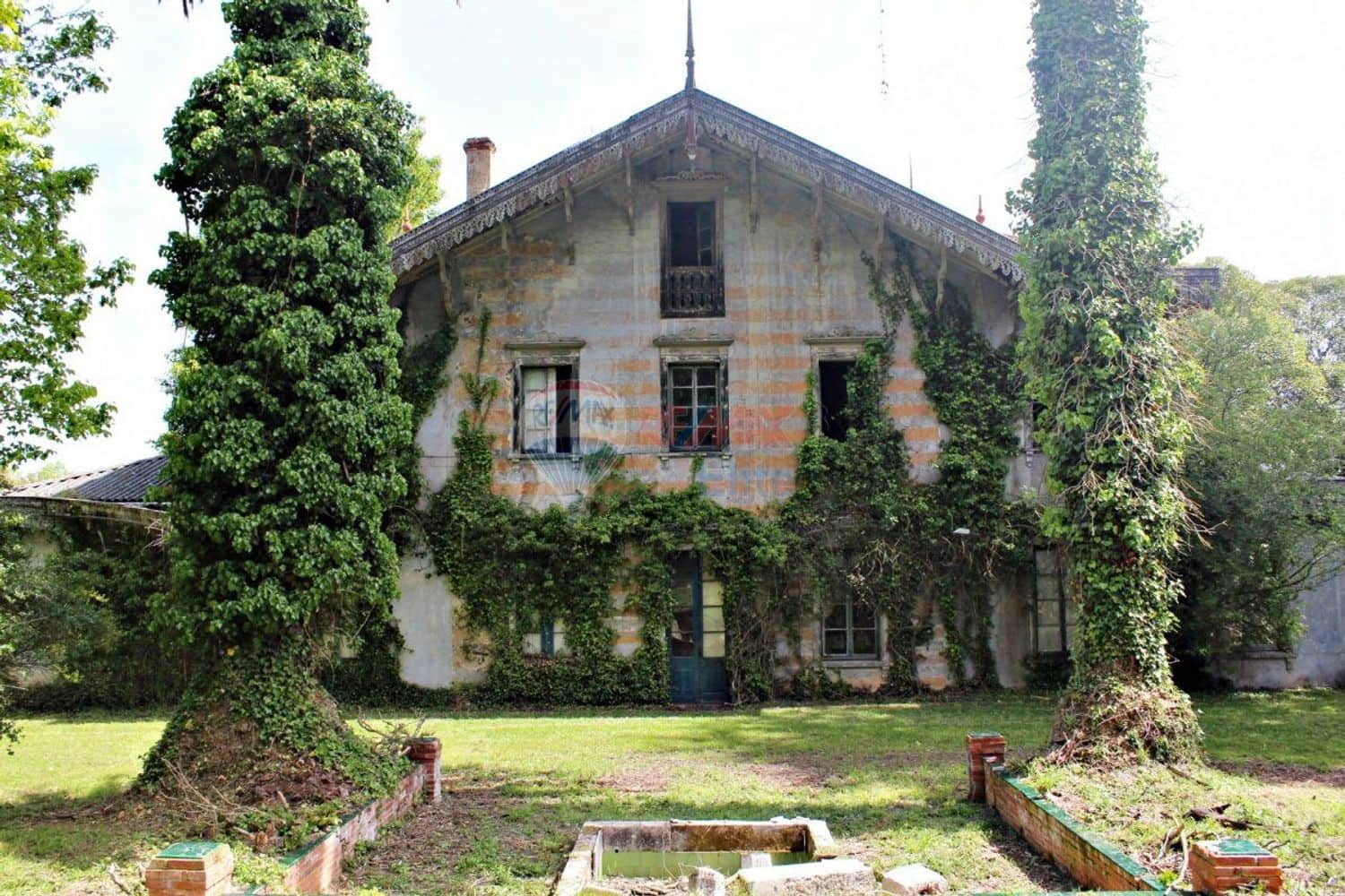 9 soveværelse Finca/Landehus til salg i Gijon med garage - € 650.000 (Ref: 4628937)