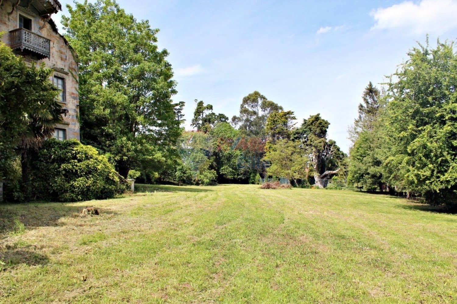 9 soveværelse Finca/Landehus til salg i Gijon med garage - € 650.000 (Ref: 4628937)