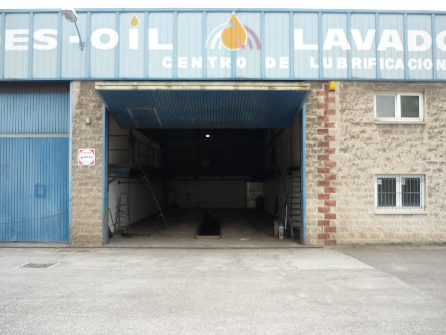 Erhverv til salg i Carreno - € 350.000 (Ref: 4632658)