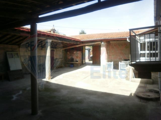 5 makuuhuone Maalaistalo myytävänä paikassa A Peroxa mukana 
autotalli - 240 000 € (Ref: 4632671)