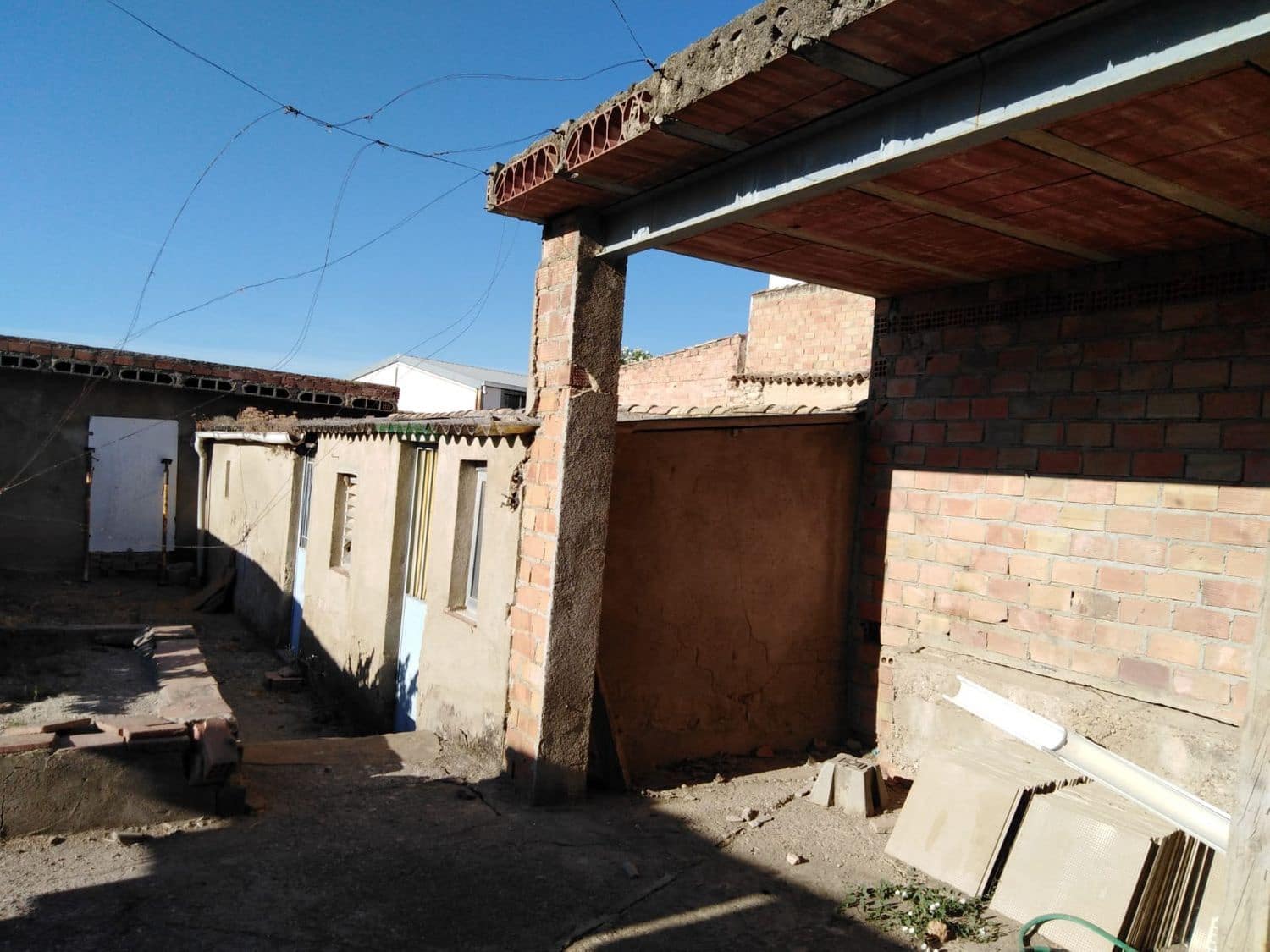 5 soveværelse Finca/Landehus til salg i Higuera de Arjona med garage - € 54.000 (Ref: 4707091)