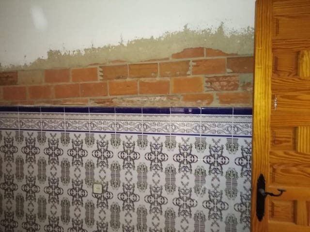 5 slaapkamer Finca/Landhuis te koop in Higuera de Arjona, Lahiguera met garage - € 54.000 (Ref: 4707091)