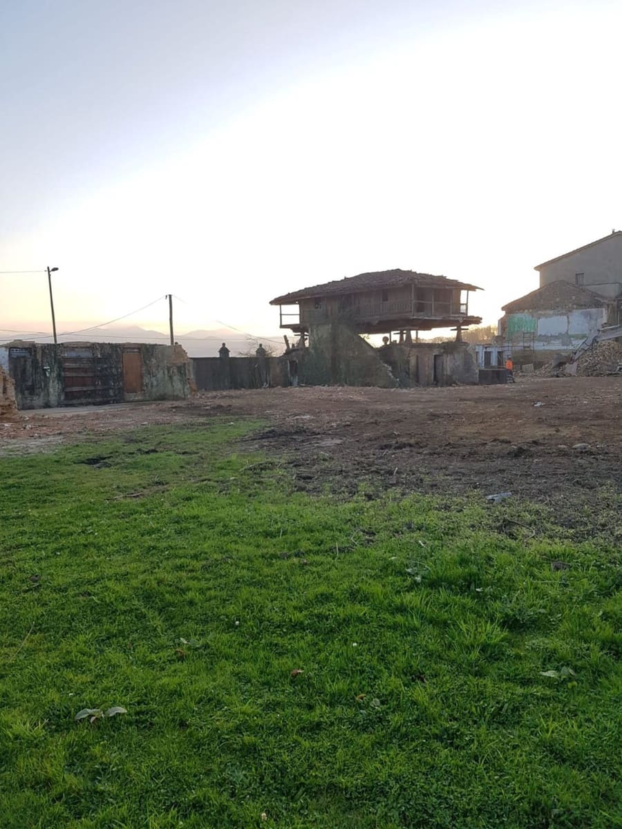 Grunde uden byggetilladelser til salg i Langreo - € 90.000 (Ref: 4745638)