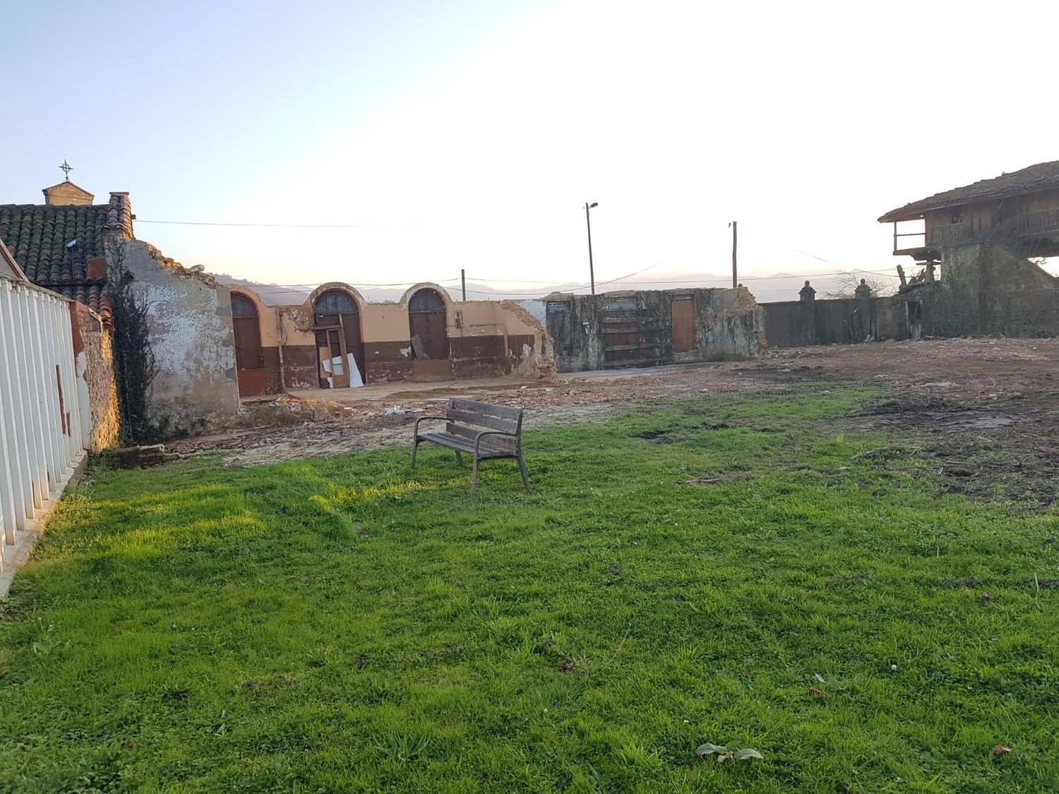 Grunde uden byggetilladelser til salg i Langreo - € 90.000 (Ref: 4745638)