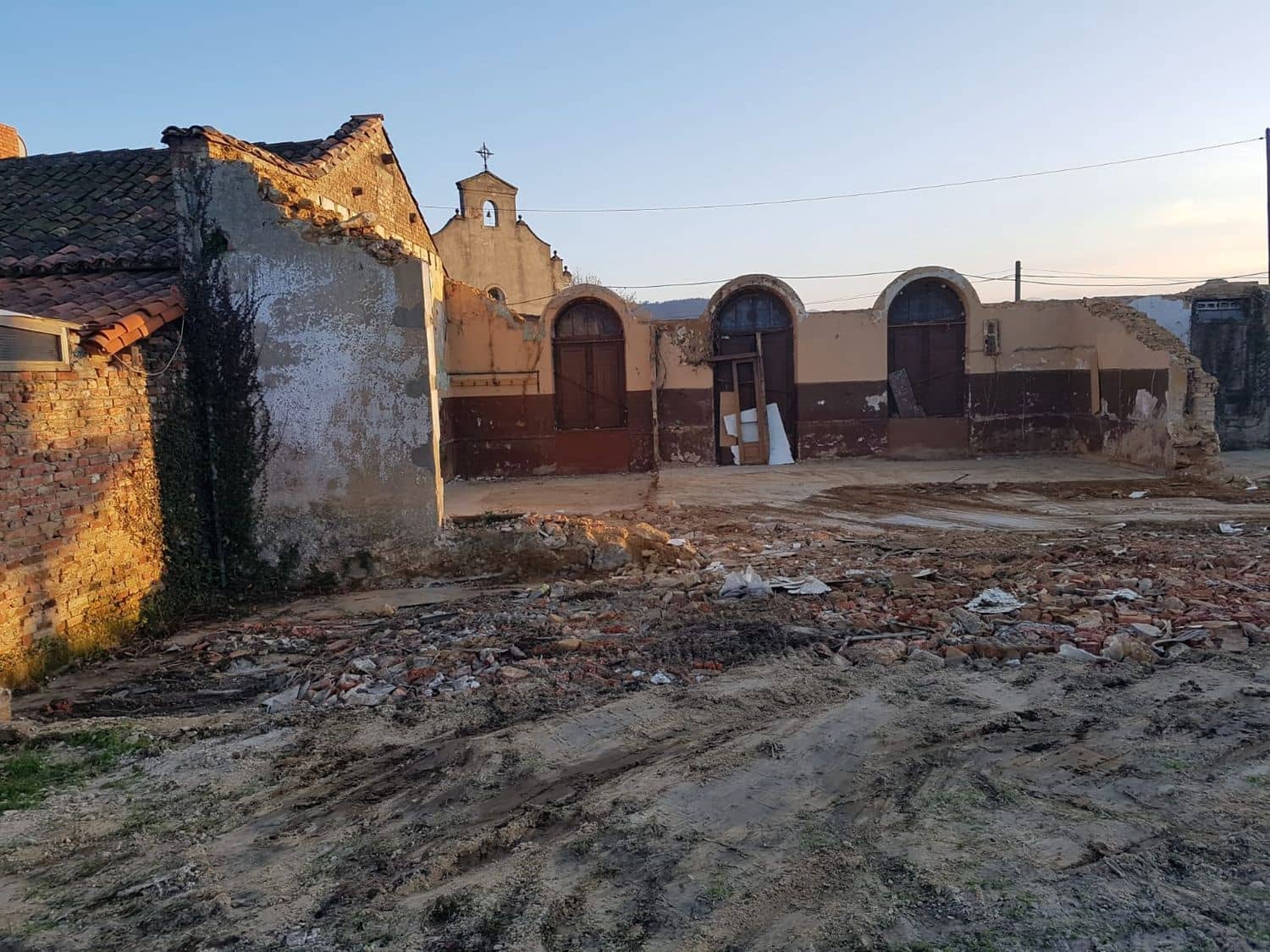 Grunde uden byggetilladelser til salg i Langreo - € 90.000 (Ref: 4745638)