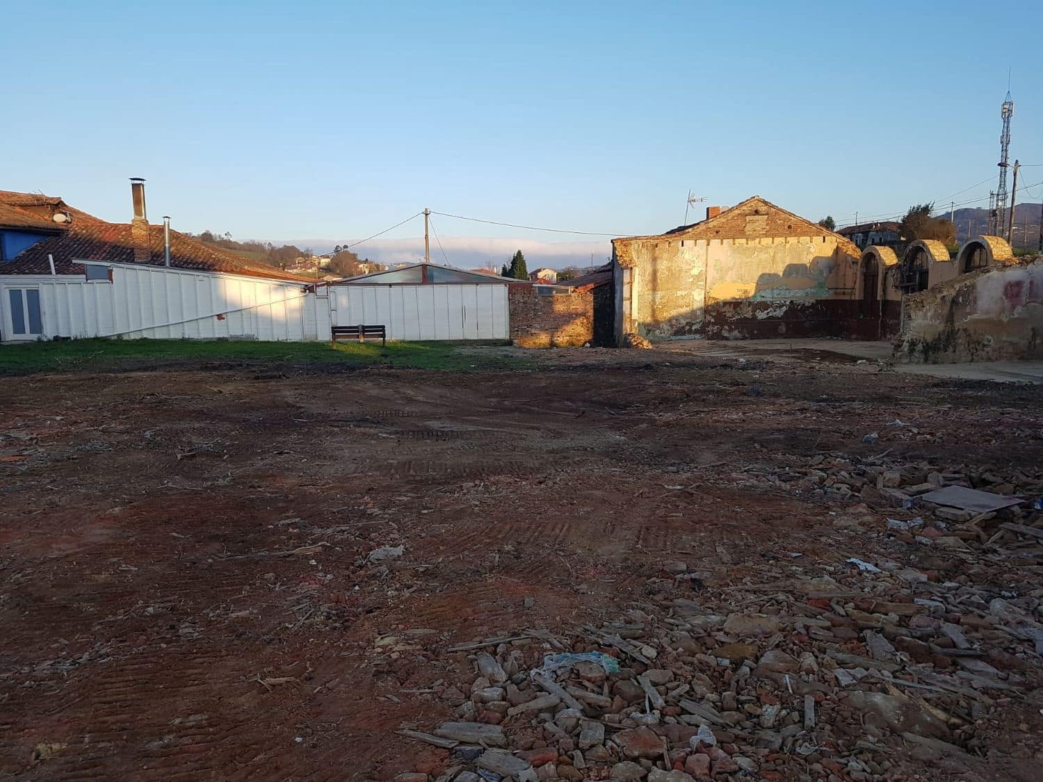 Grunde uden byggetilladelser til salg i Langreo - € 90.000 (Ref: 4745638)