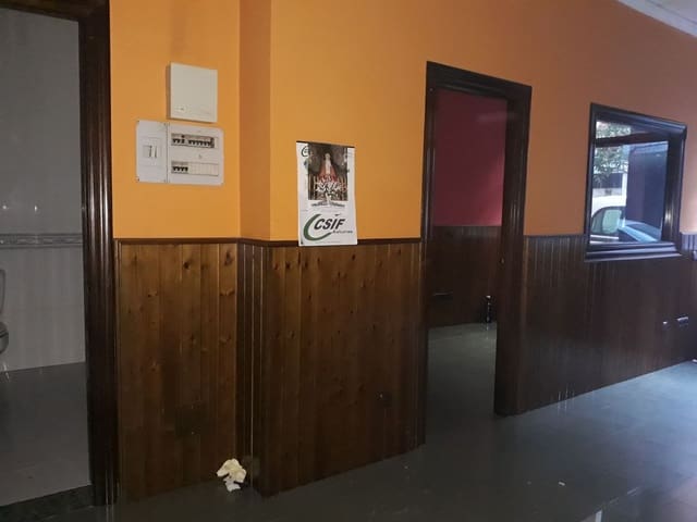 Commercial for sale in Sama de Langreo, Langreo - € 33,000 (Ref: 5044489)