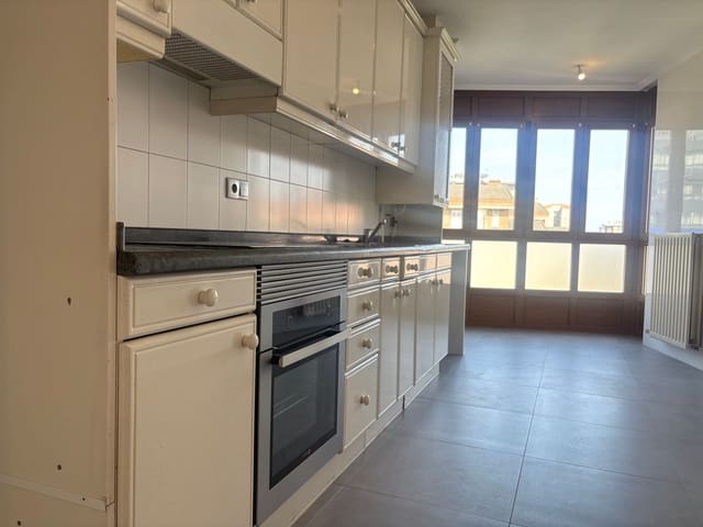 3 makuuhuone Huoneisto vuokrattavana paikassa Centro Urbano, Gijón - 800 € (Ref: 5311216)