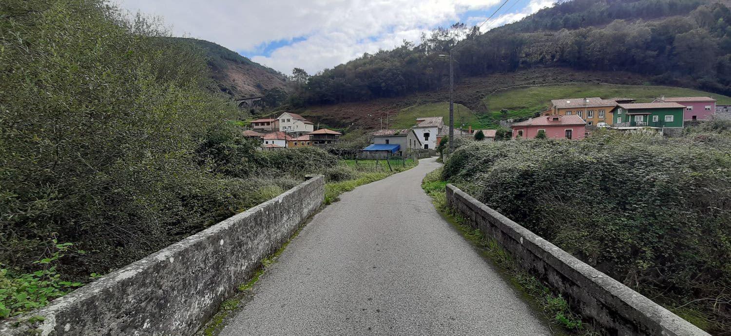 Ubebygd land til salgs i Cudillero - € 46 900 (Ref: 5668877)