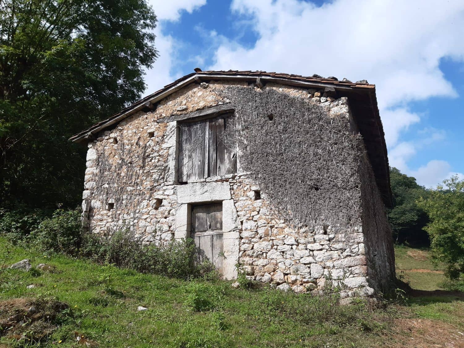 1 bedroom Finca/Country House for sale in Onis - € 160,000 (Ref: 6136073)