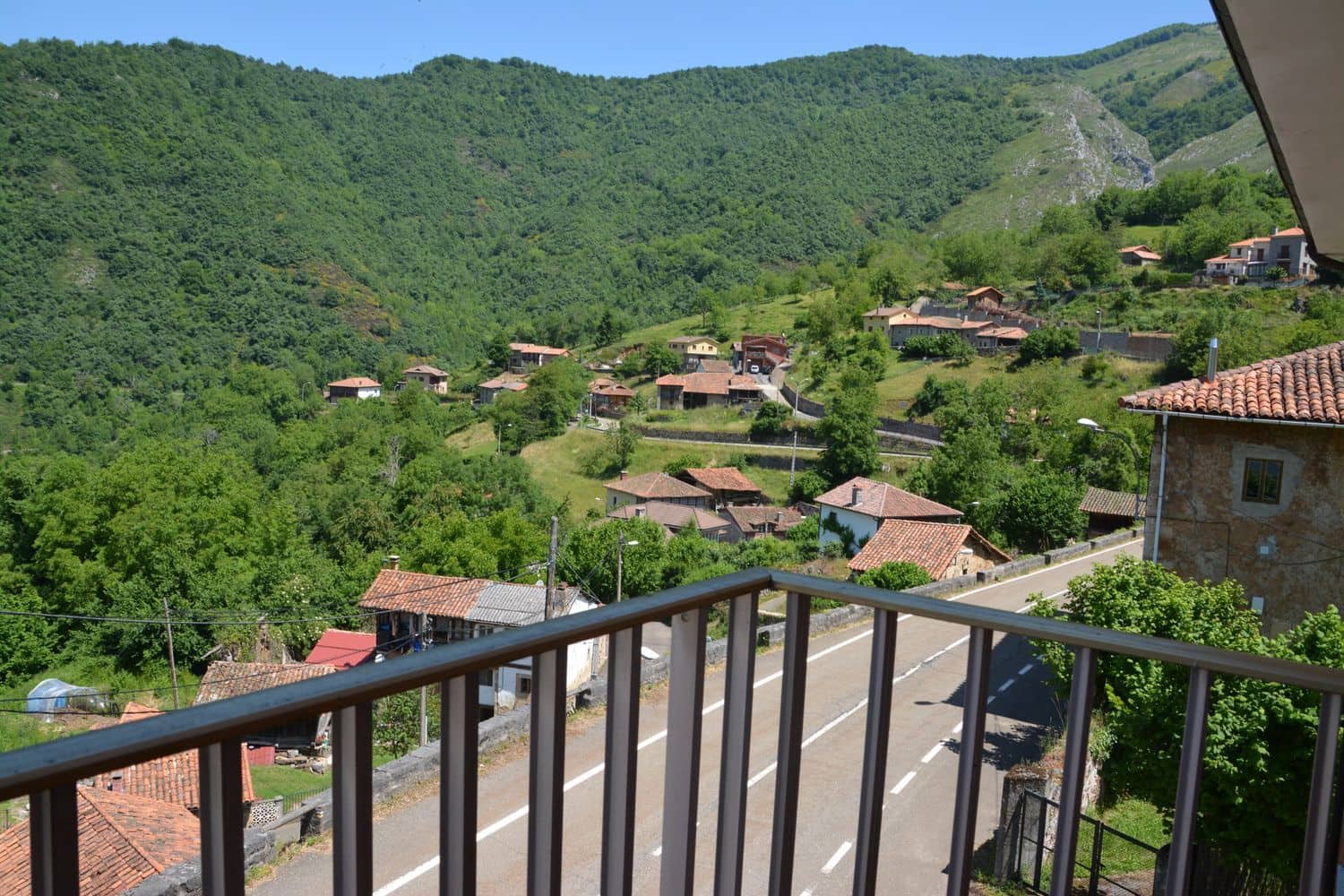 3 soveværelse Byhus til salg i Oseja de Sajambre med garage - € 85.000 (Ref: 6221417)