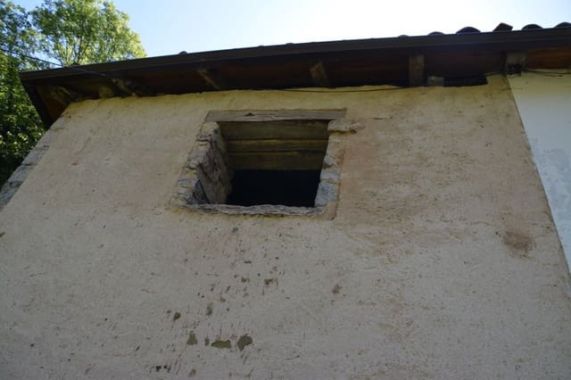 3 bedroom Finca/Country House for sale in Oseja de Sajambre with garage - € 50,000 (Ref: 6232569)