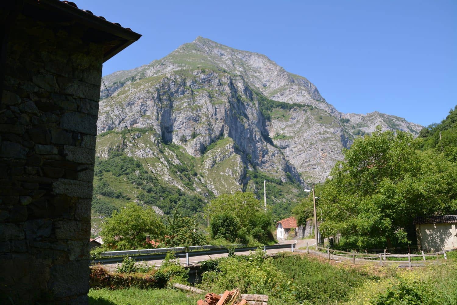 3 soveværelse Finca/Landehus til salg i Oseja de Sajambre med garage - € 50.000 (Ref: 6232569)