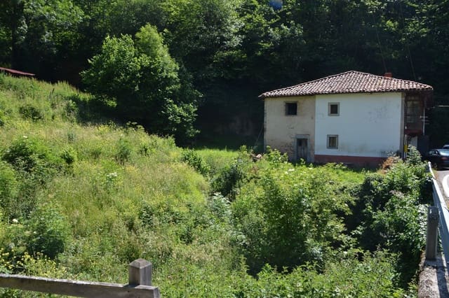 3 bedroom Finca/Country House for sale in Oseja de Sajambre with garage - € 50,000 (Ref: 6232569)