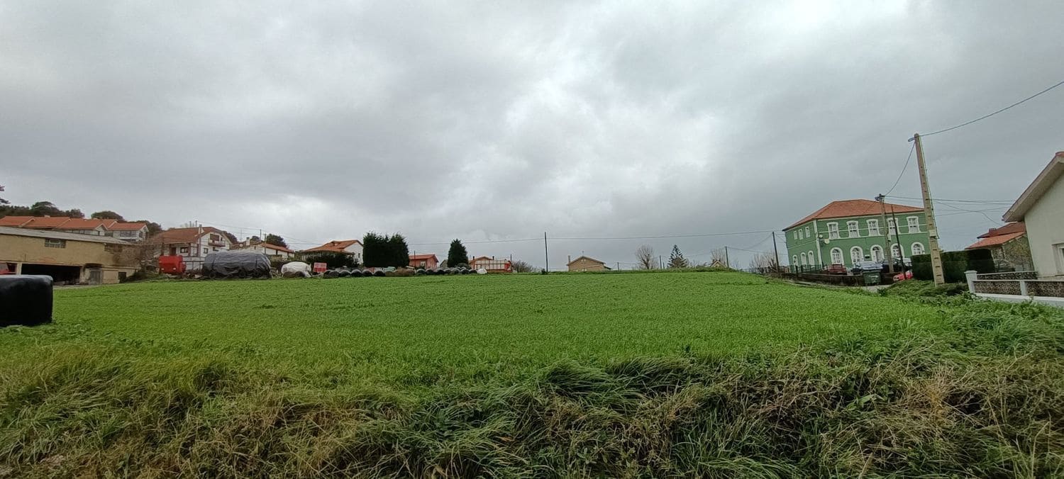 Ubebygd land til salgs i Gozon - € 198 000 (Ref: 6561065)