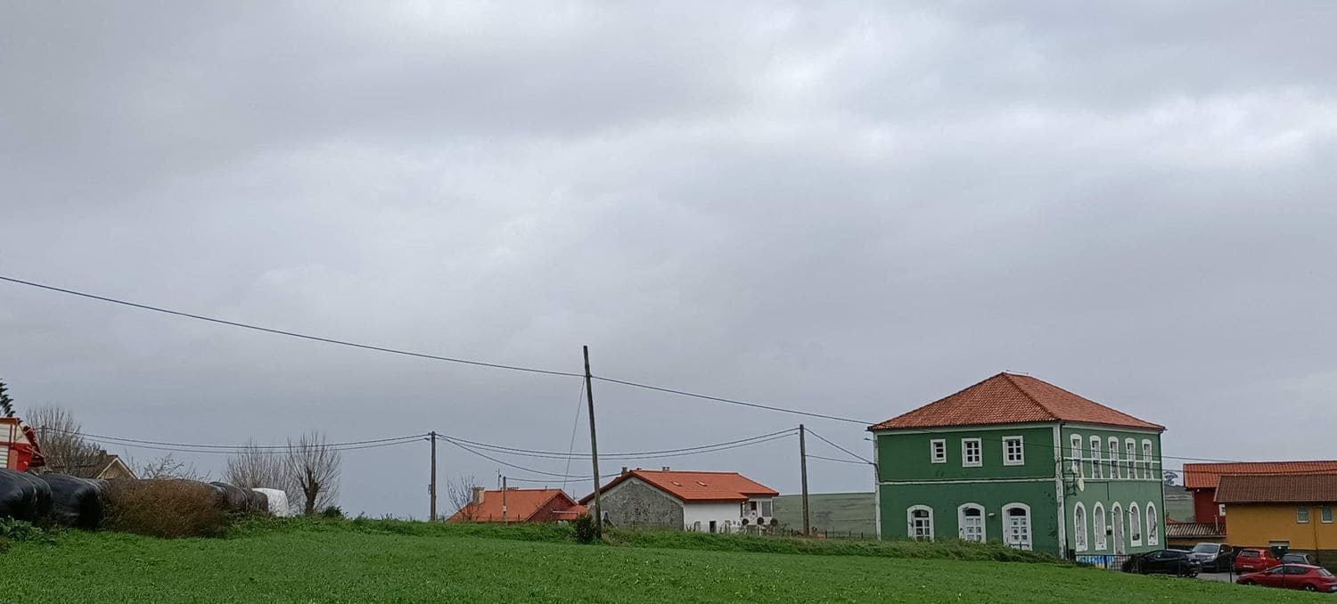 Ubebygd land til salgs i Gozon - € 198 000 (Ref: 6561065)