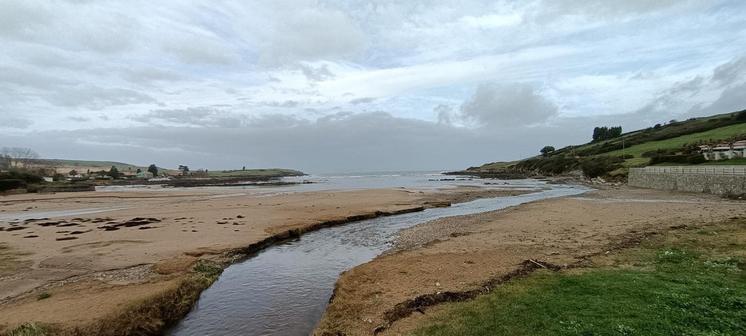 Ubebygd land til salgs i Gozon - € 198 000 (Ref: 6561065)