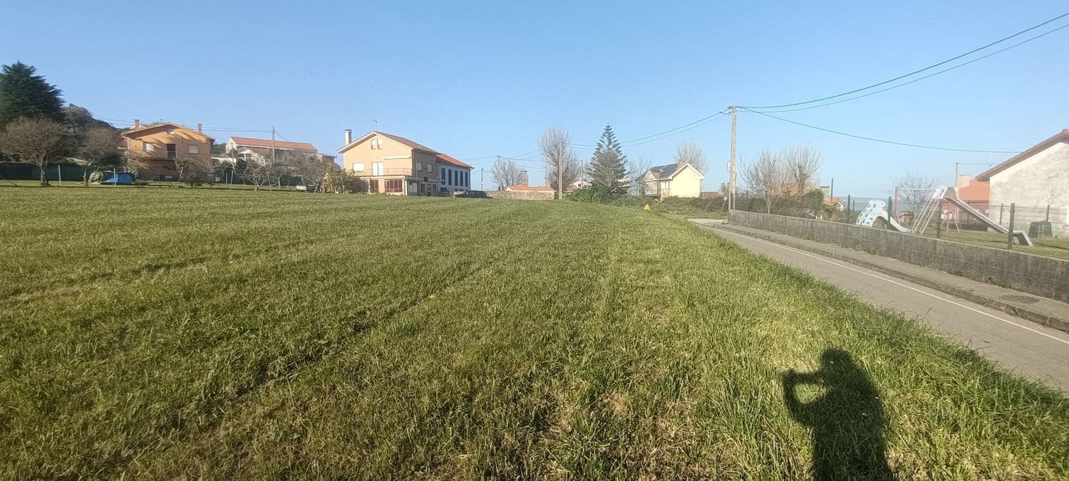 Ubebygd land til salgs i Gozon - € 198 000 (Ref: 6561065)