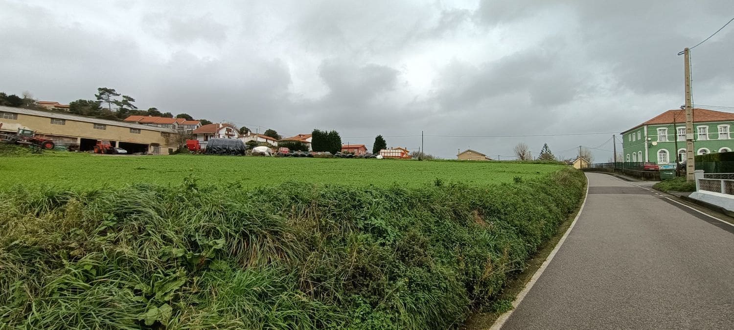 Ubebygd land til salgs i Gozon - € 198 000 (Ref: 6561065)