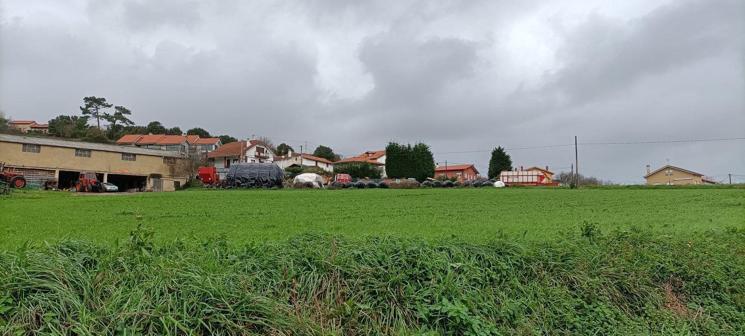 Ubebygd land til salgs i Gozon - € 198 000 (Ref: 6561065)