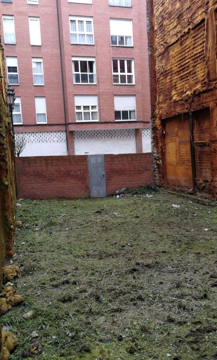 Grunde uden byggetilladelser til salg i Oviedo - € 160.000 (Ref: 6561105)