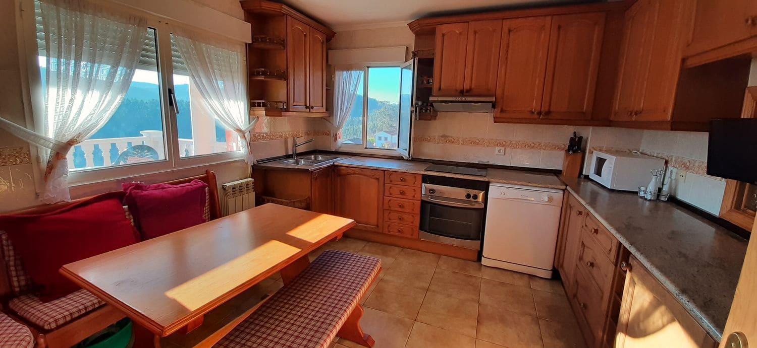 4 soveværelse Villa til salg i Soto del Barco med garage - € 350.000 (Ref: 6738860)