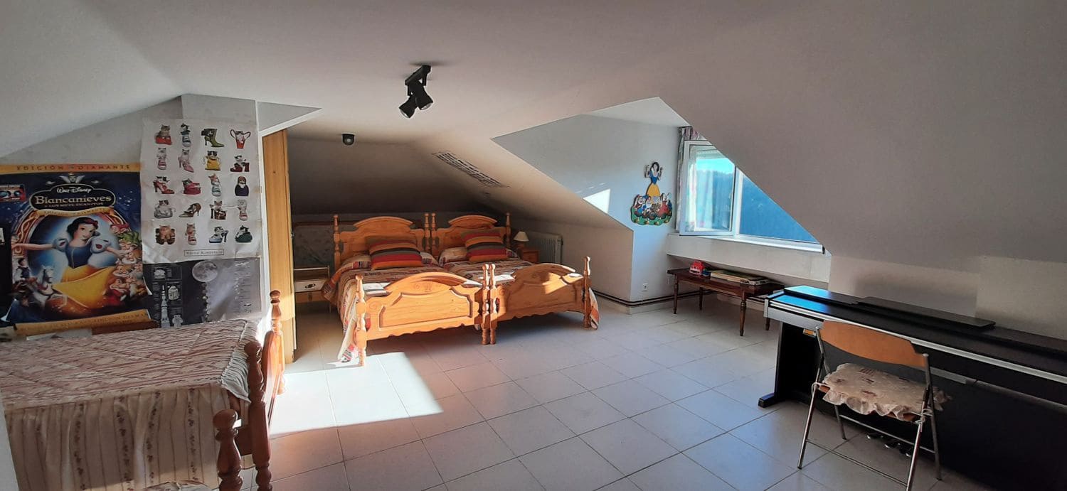 4 soveværelse Villa til salg i Soto del Barco med garage - € 350.000 (Ref: 6738860)