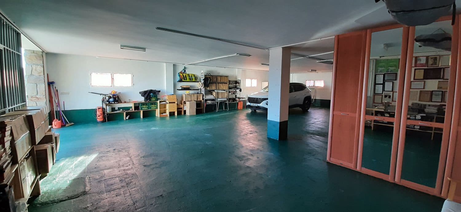 4 soveværelse Villa til salg i Soto del Barco med garage - € 350.000 (Ref: 6738860)