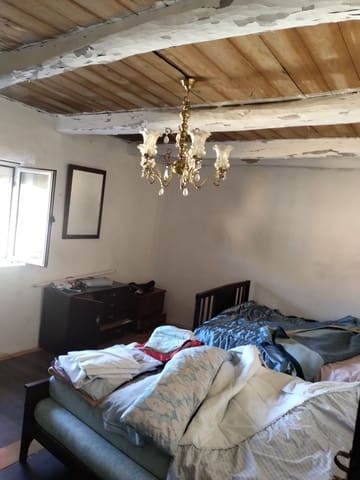 3 makuuhuone Maalaistalo myytävänä paikassa Ardón mukana 
autotalli - 18 000 € (Ref: 6738889)