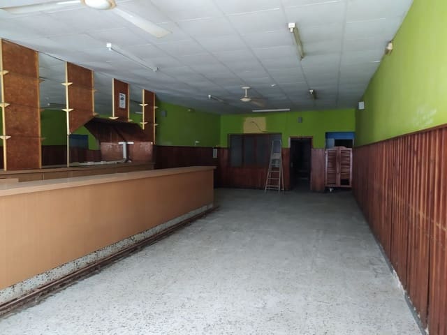 Commercial for sale in Infiesto, Piloña - € 39,900 (Ref: 6738949)