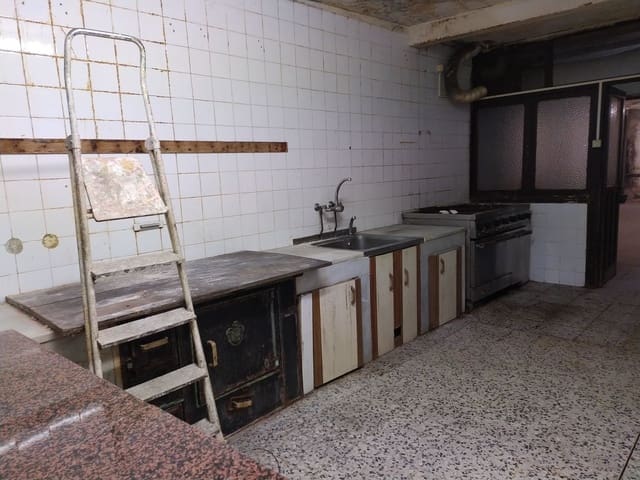 Commercial for sale in Infiesto, Piloña - € 39,900 (Ref: 6738949)