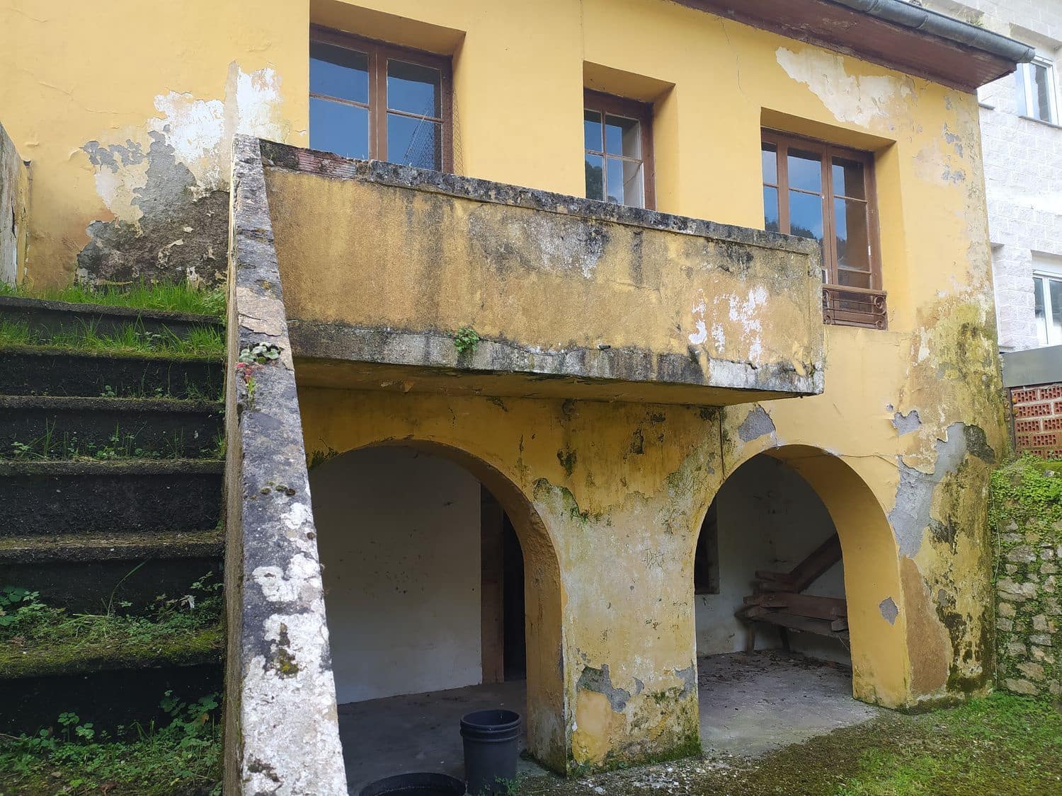 14 soveværelse Byhus til salg i Salas med garage - € 98.000 (Ref: 6738955)