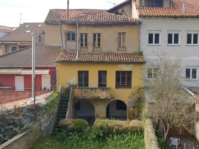 14 bedroom Townhouse for sale in Salas with garage - € 98,000 (Ref: 6738955)