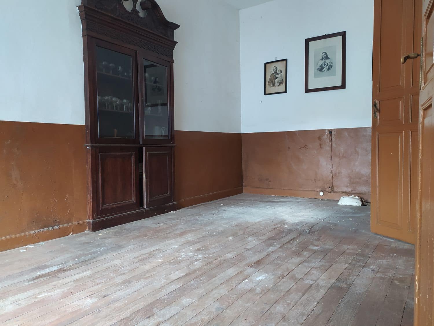 14 soveværelse Byhus til salg i Salas med garage - € 98.000 (Ref: 6738955)